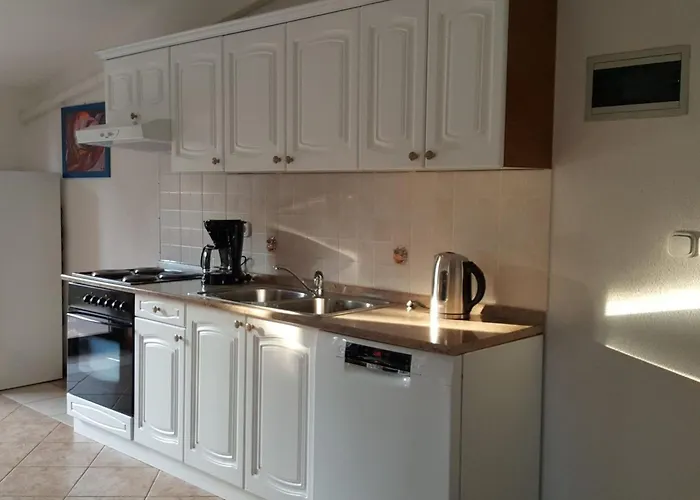 App 5- By Interhome Apartman *