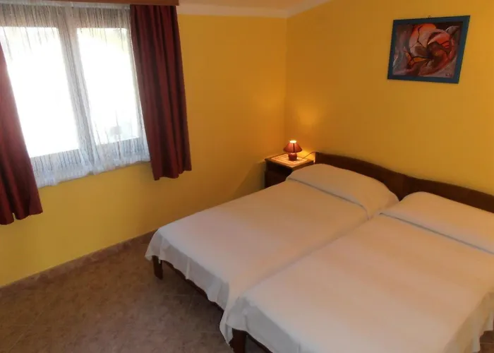 App 5- By Interhome Apartman